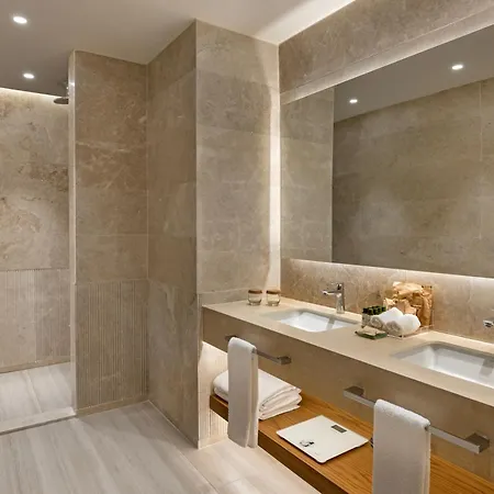 ホテル Liberty Signa 5*